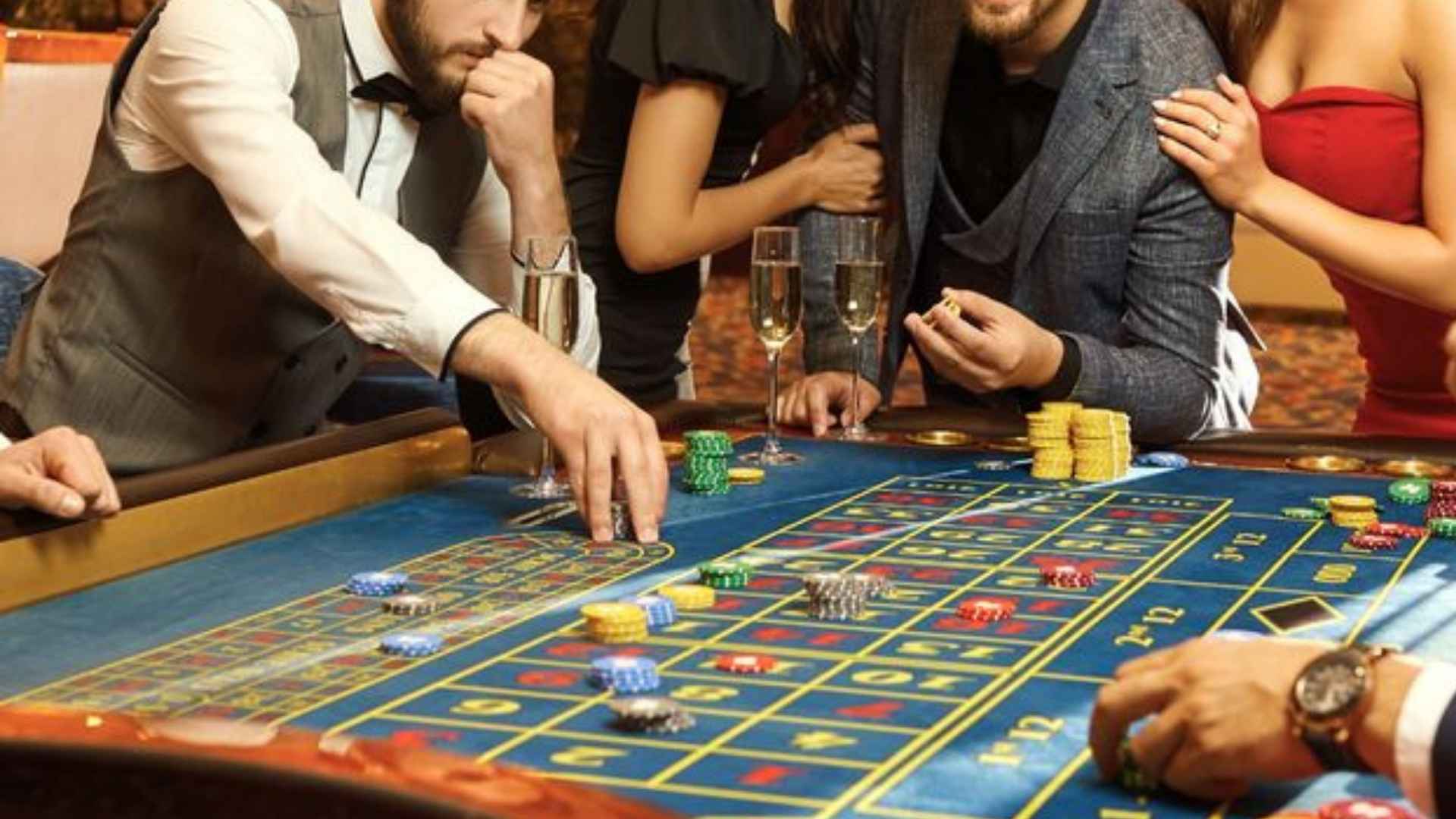 Dominoes Essentials for Every Skill Level